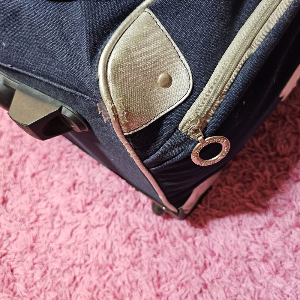 PINK Victoria's Secret Vintage Rolling Duffle - Picture 9 of 10